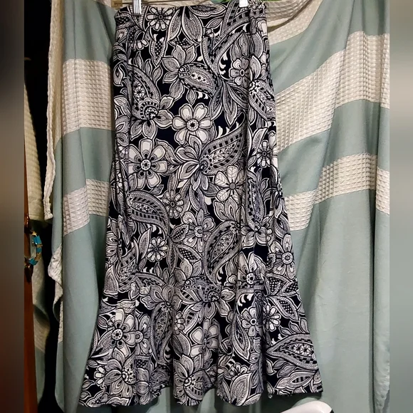 TALBOTS maxi skirt excellent condition S p - Picture 2 of 3